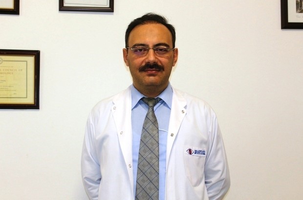 URARTU GÖZ UZMANLARINDAN OPERATÖR DR. ÖZGÜR BÜLENT TİMUÇİN, İNSANLARIN EKRAN