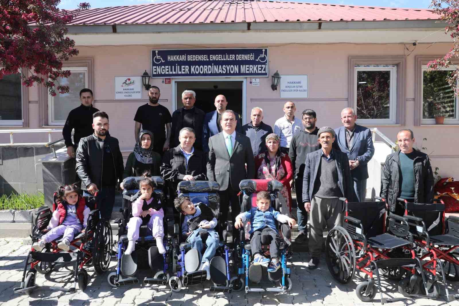 HAKKARİ VALİSİ VE BELEDİYE BAŞKAN VEKİLİ İDRİS AKBIYIK, HAKKARİ BEDENSEL