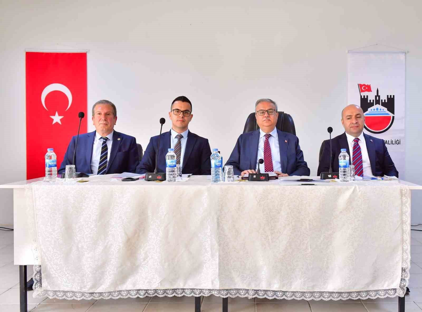 DİYARBAKIR VALİSİ VE BÜYÜKŞEHİR BELEDİYE BAŞKAN VEKİLİ ALİ İHSAN SU,