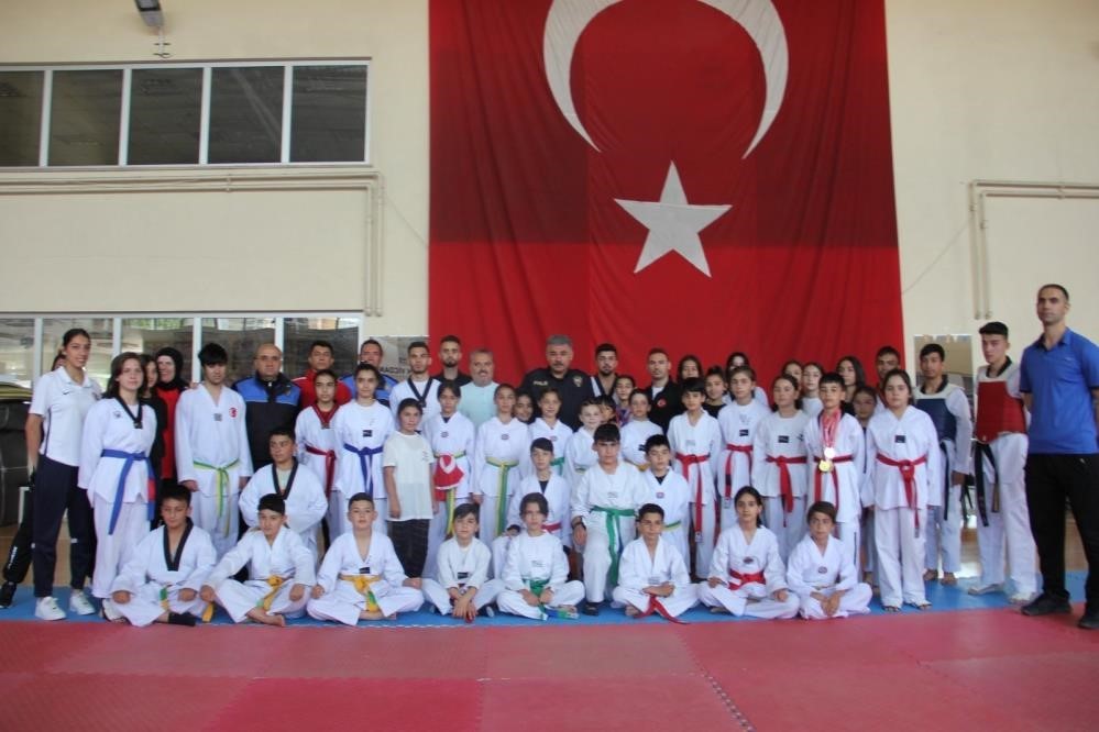 KAYSERİ VALİSİ GÖKMEN ÇİÇEK, İPEKSİ DOKUNUŞ İLE SOKAKTAN MADALYAYA UZANAN