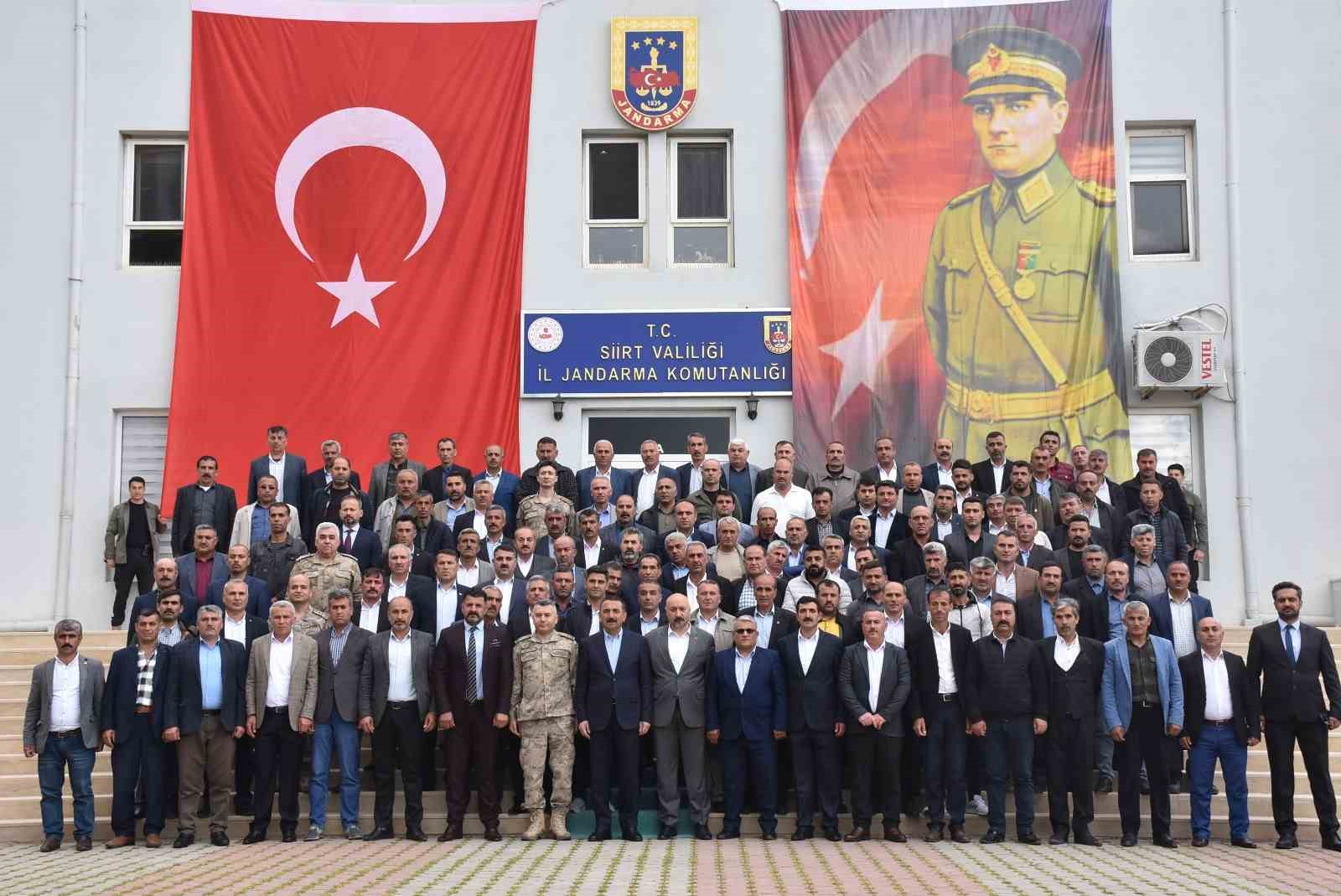 SİİRT VALİSİ VE BELEDİYE BAŞKAN VEKİLİ OSMAN HACIBEKTAŞOĞLU, GÜVENLİK GÜÇLERİYLE