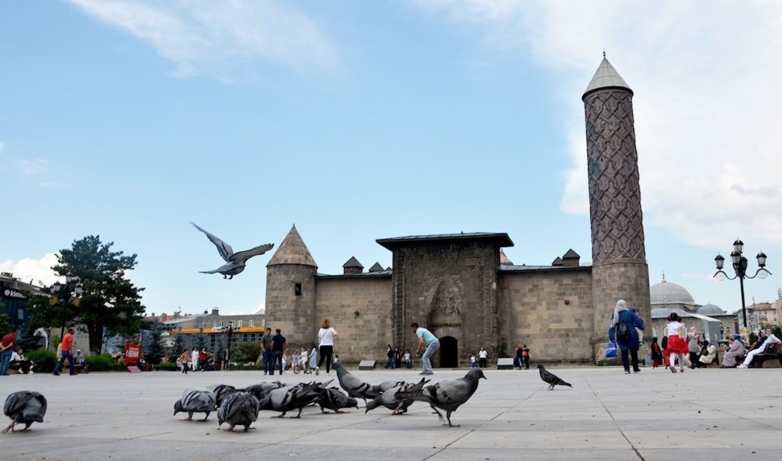 ERZURUM'DA ARKEOLOJİ MÜZESİ, TÜRK-İSLAM ESERLERİ VE ETNOGRAFYA MÜZESİ (YAKUTİYE MEDRESESİ),