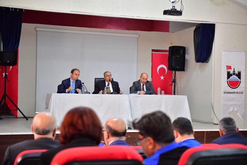 DİYARBAKIR VALİSİ VE BÜYÜKŞEHİR BELEDİYE BAŞKAN VEKİLİ ALİ İHSAN SU,