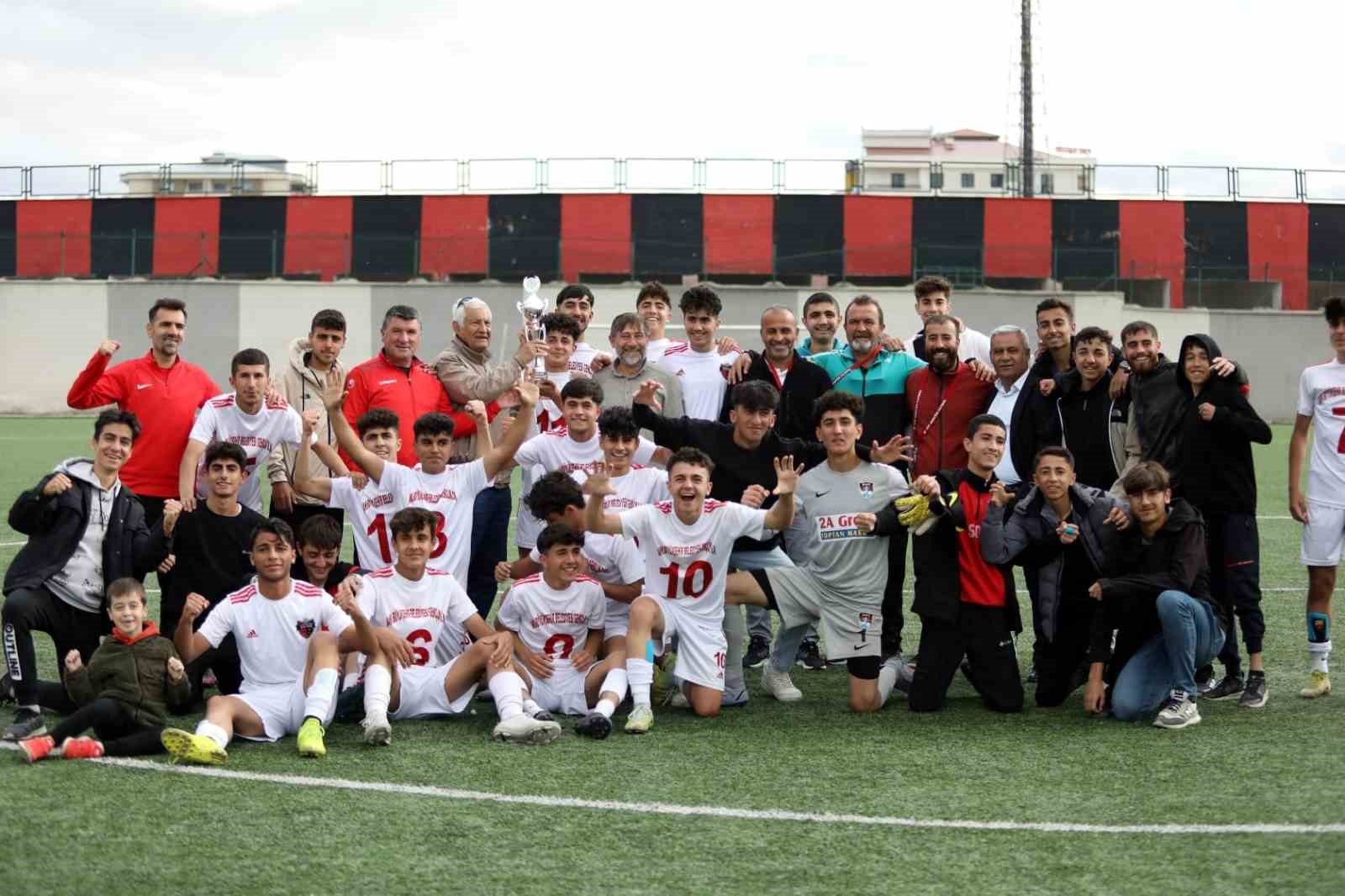 VAN BÜYÜKŞEHİR BELEDİYESPOR’UN BÜNYESİNDE YER ALAN ALTYAPI TAKIMLARI ORTAYA KOYDUĞU