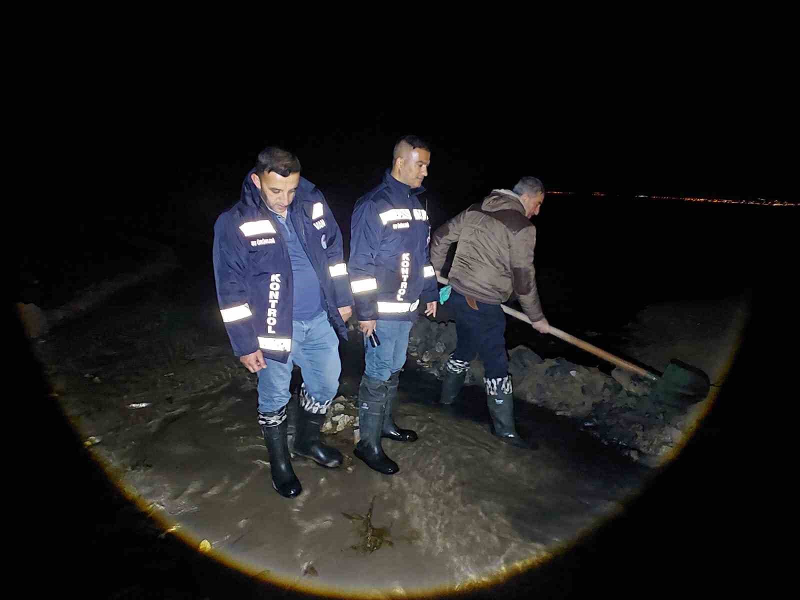 VAN TARIM VE ORMAN İL MÜDÜRLÜĞÜ EKİPLERİ, VAN GÖLÜ’NE DÖKÜLEN