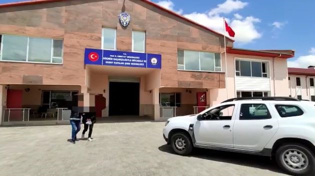 VAN’DA "GÖÇMEN KAÇAKÇILIĞI VE İNSAN TİCARETİ" YAPAN ŞAHISLARA YÖNELİK YÜRÜTÜLEN