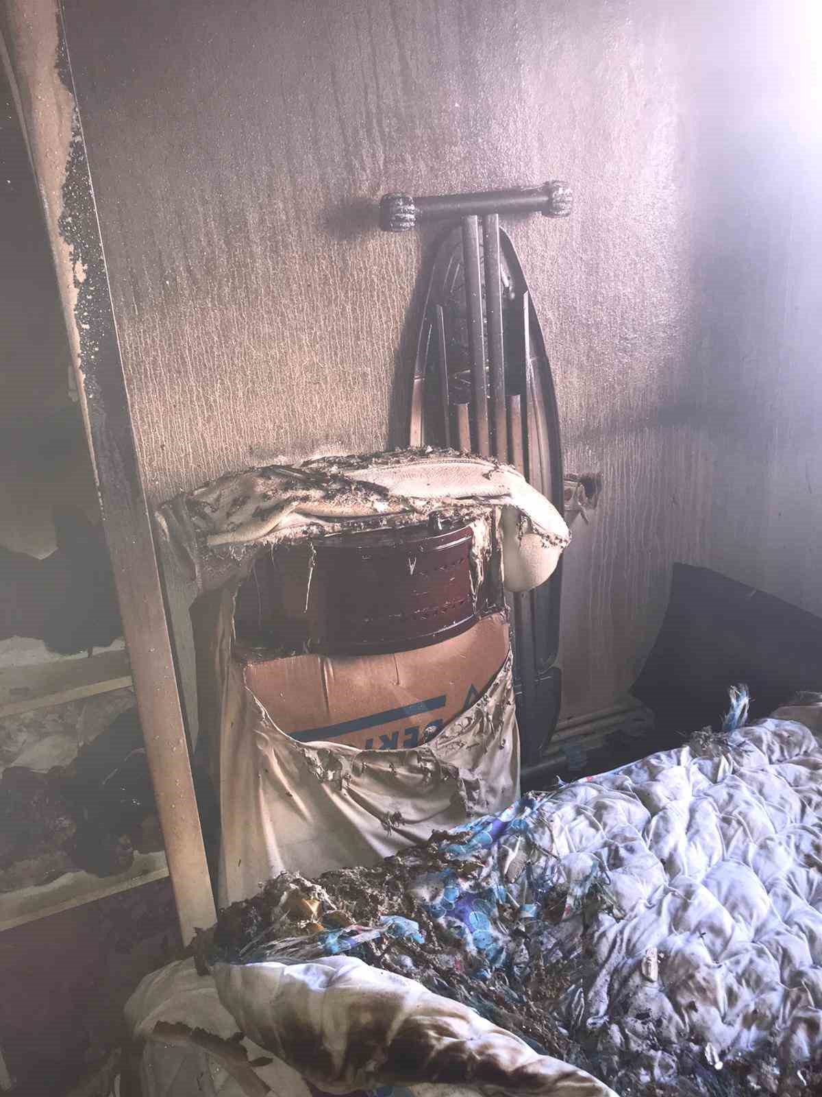 VAN’IN EDREMİT İLÇESİNDE ÇIKAN YANGINDA BİR EV KULLANILAMAZ HALE GELDİ.