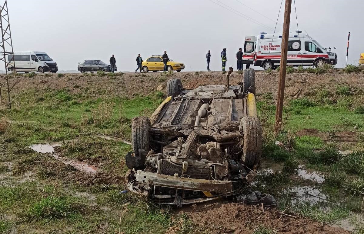 VAN'IN SARAY İLÇESİNDE İRAN PLAKALI OTOMOBİLİN TAKLA ATMASI SONUCU SÜRÜCÜ