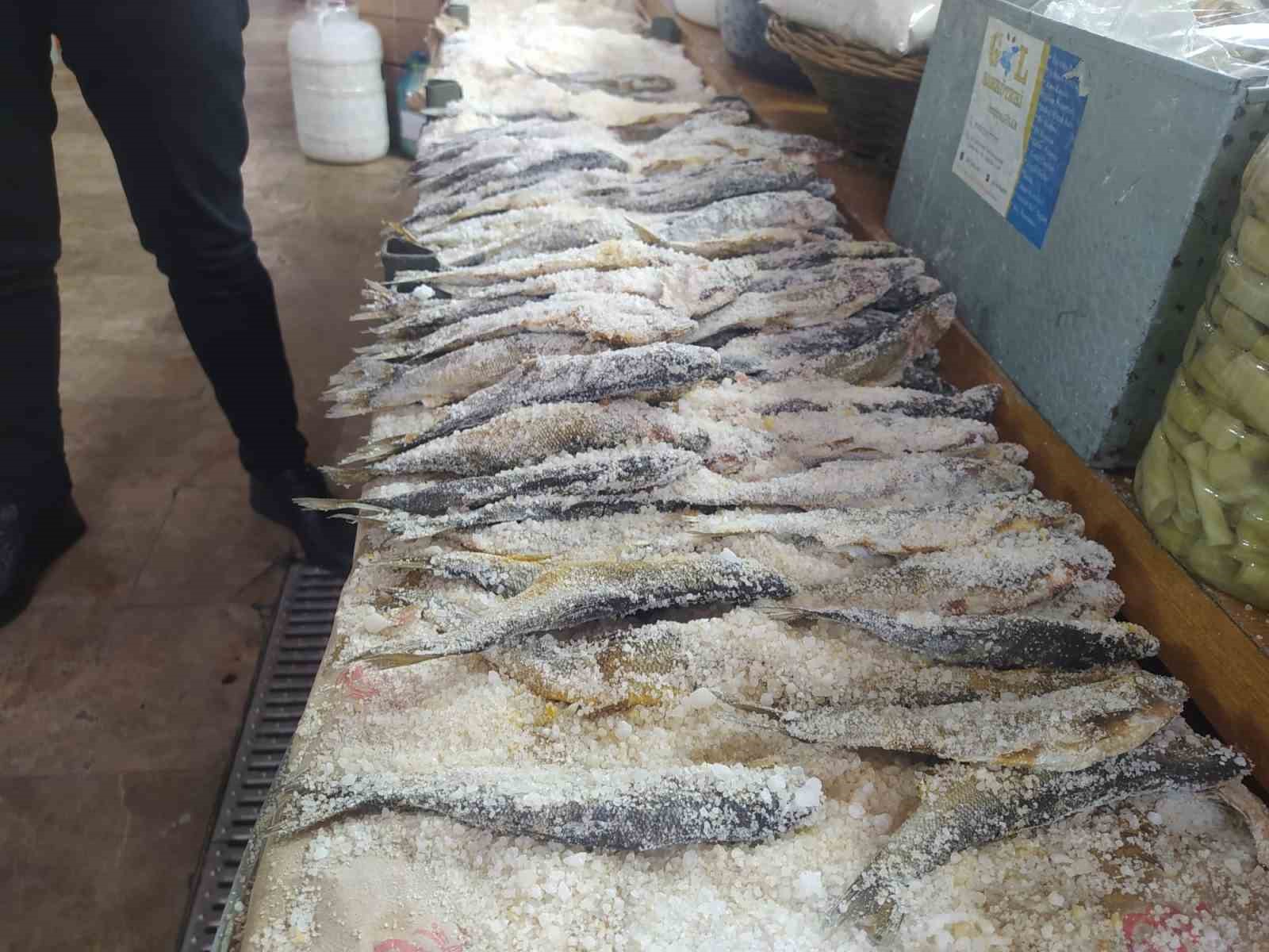VAN’DA AV YASAĞININ BAŞLADIĞI DÖNEMDE VE KIŞ AYLARINDA TÜKETİLEN TUZLU