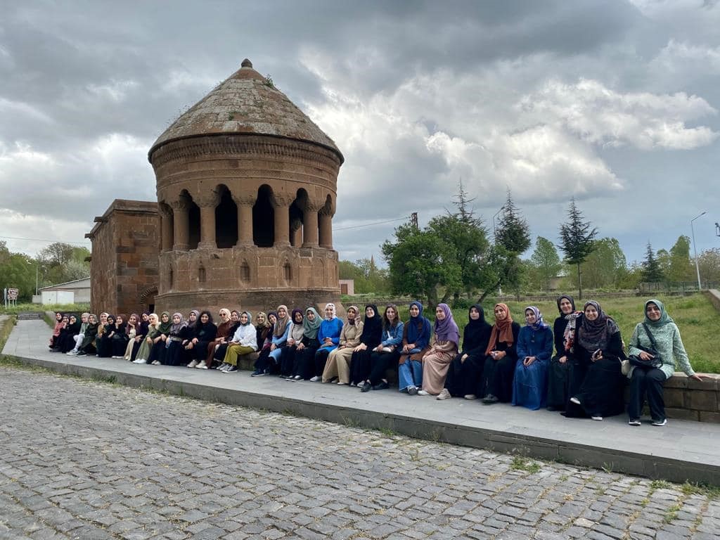 VAN GENÇLİK VE SPOR İL MÜDÜRLÜĞÜNE AİT YURTLARDA KALAN YAKLAŞIK