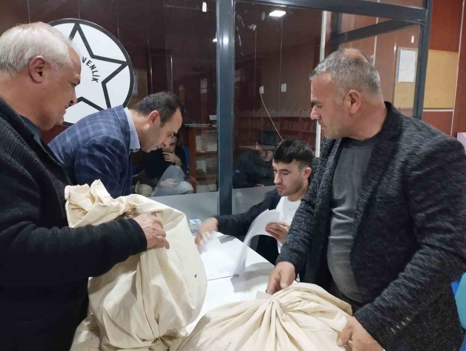 MUŞ’UN VARTO İLÇESİNDE YAPILAN CUMHURBAŞKANLIĞI İKİNCİ TUR SEÇİMLERİNİN SONUÇLARI AÇIKLANDI.