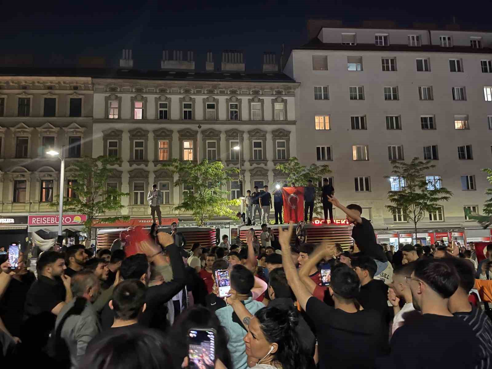 AVUSTURYA'NIN BAŞKENTİ VİYANA'DA CUMHURBAŞKANI RECEP TAYYİP ERDOĞAN'IN SEÇİM ZAFERİ BÜYÜK