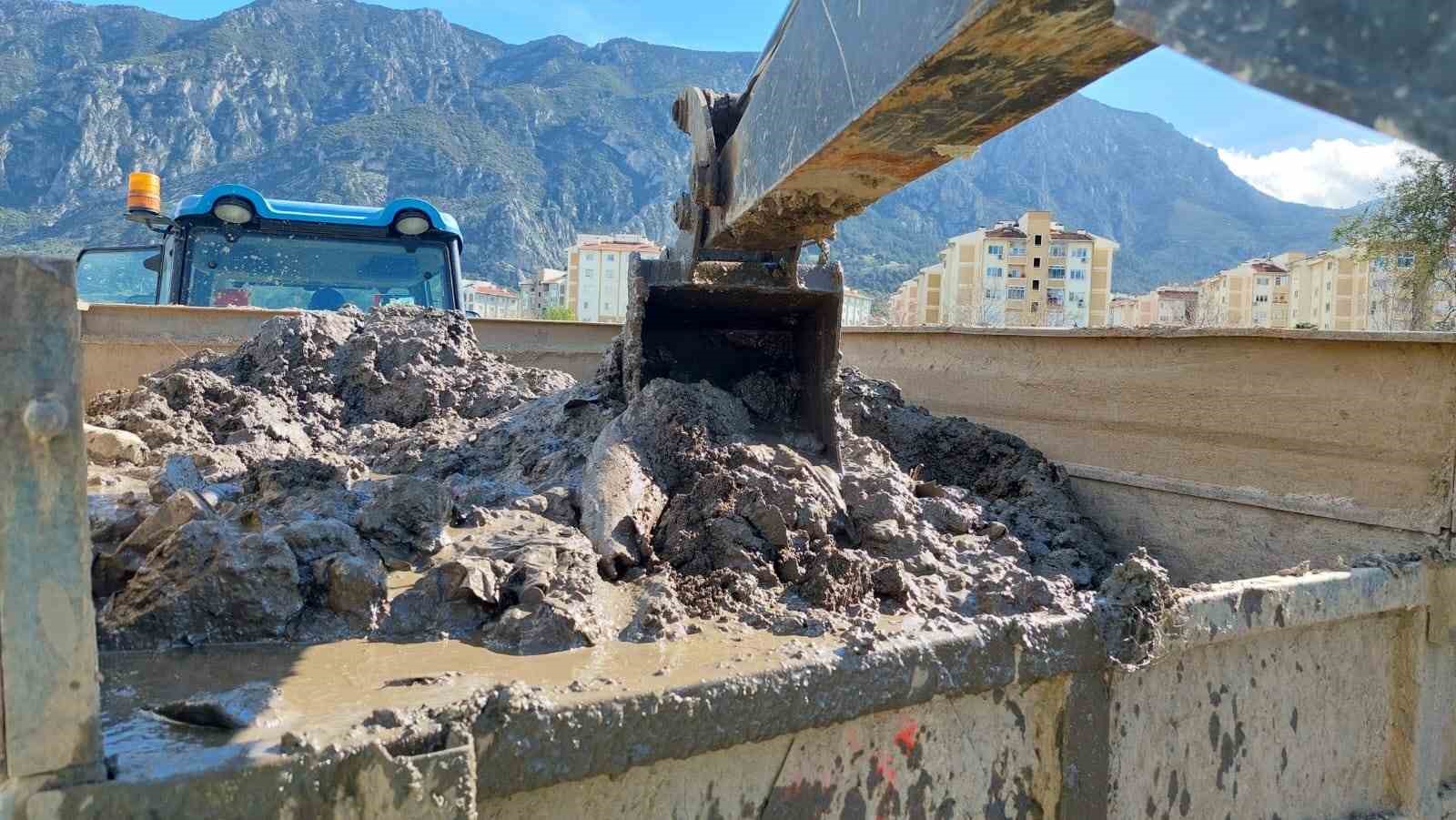 MASKİ GENEL MÜDÜRLÜĞÜ, ŞEHZADELER İLÇESİNE BAĞLI TURGUT ÖZAL MAHALLESİ TURGUTLU