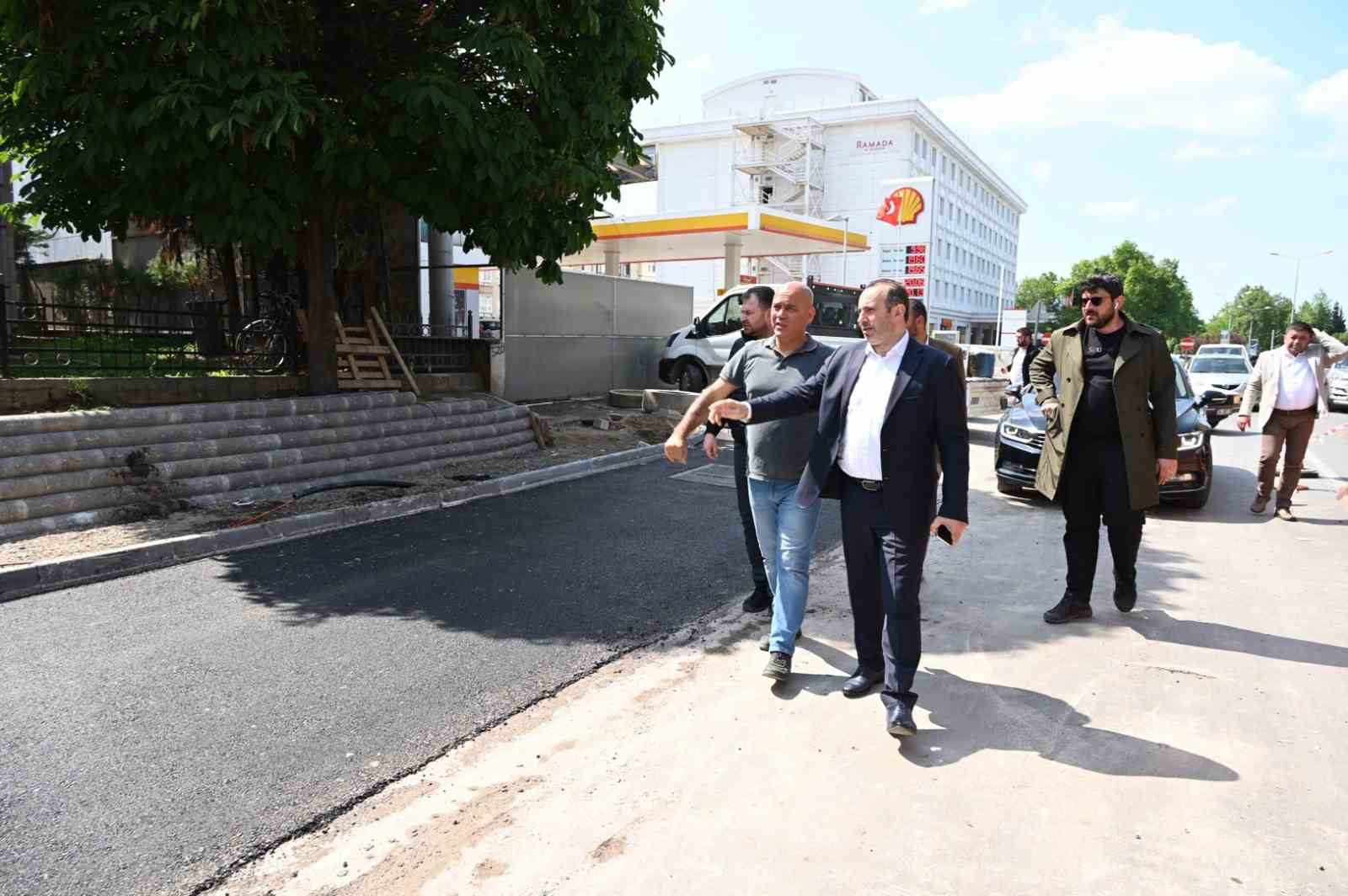YALOVA BELEDİYE BAŞKANI MUSTAFA TUTUK, DÖRTYOL OLARAK BİLİNEN TONAMİ MEYDANI’NDA