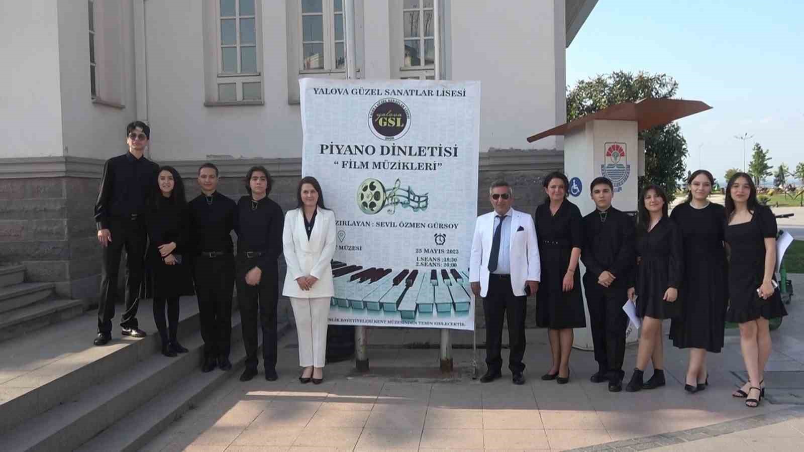 YALOVA GÜZEL SANATLAR LİSESİ ÖĞRENCİLERİ TARAFINDAN HAZIRLANAN PİYANO DİNLETİSİNDE ÖĞRENCİLER