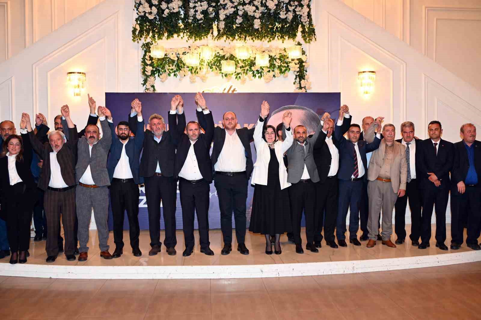 CUMHUR İTTİFAKI’NIN YALOVA’DAKİ TEMSİLCİLERİ ALTAN KÜLTÜR MERKEZİ’NDE BİR ARAYA GELDİ.