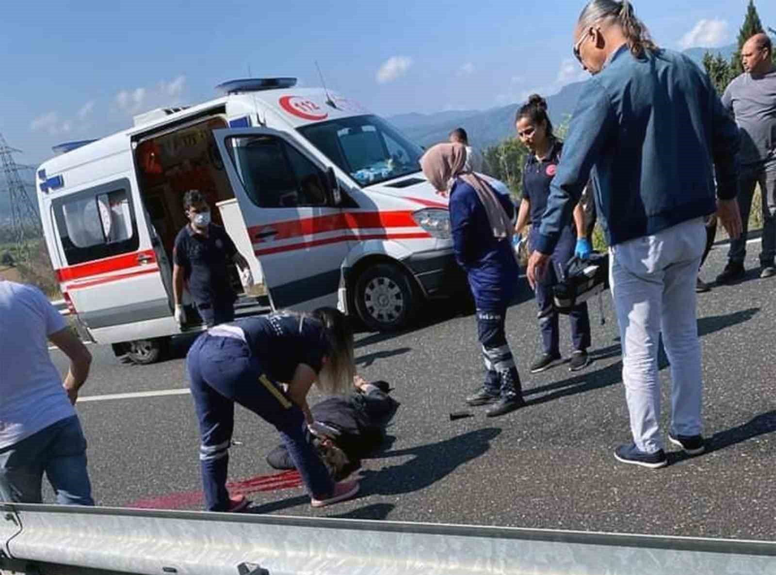GÖKOVA-KÖYCEĞİZ KARAYOLUNDA MEYDANA GELEN KAZADA KAMYONETİ ARKADAN ÇARPMASI SONRASI AĞIR