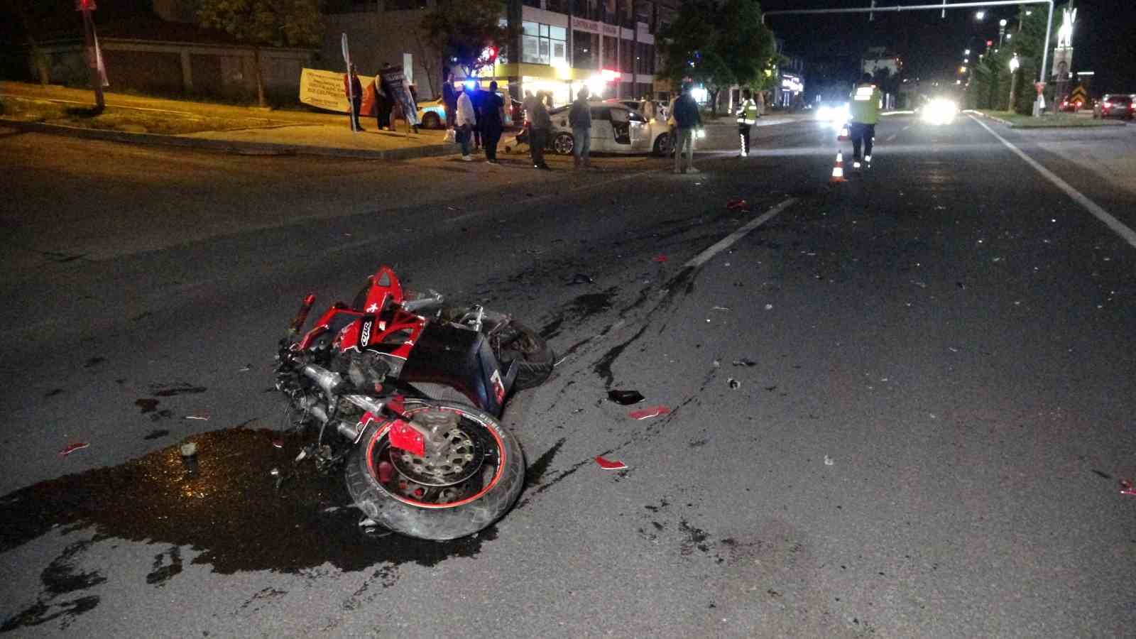 ELAZIĞ’DA YARIM SAAT ÖNCE BAKIMINI YAPTIRDIĞI MOTOSİKLETİ İLE OTOMOBİLE ÇARPAN