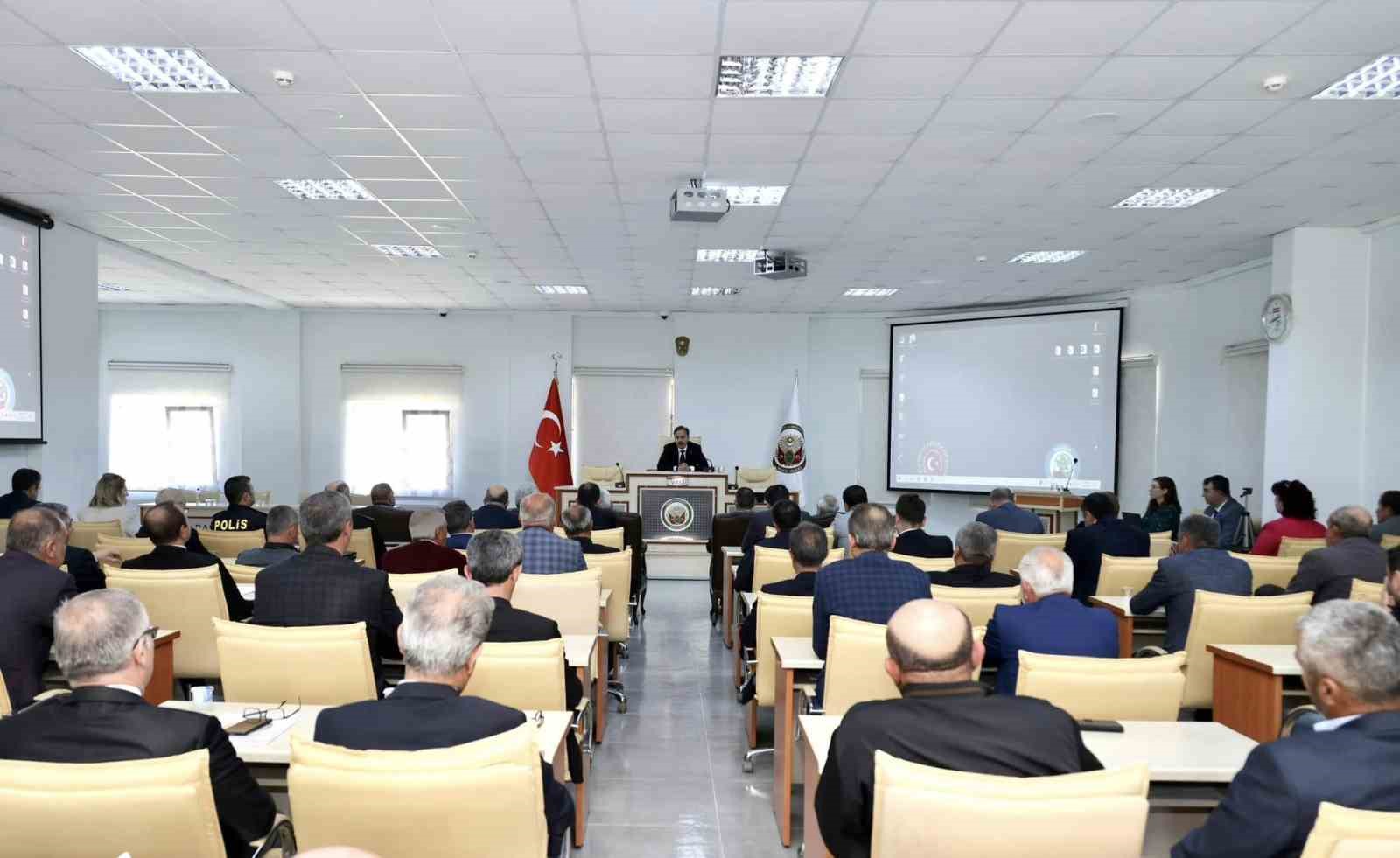 BİLECİK VALİSİ DR. KEMAL KIZILKAYA BAŞKANLIĞINDA ‘YATIRIM DEĞERLENDİRME’ TOPLANTISI YAPILDI