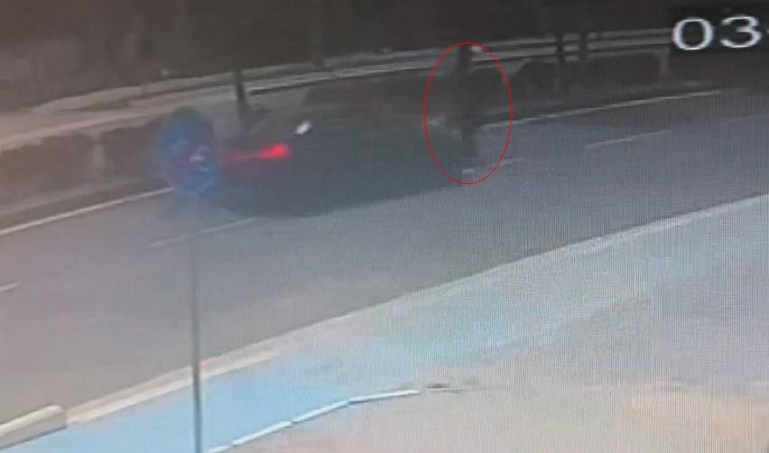 TEKİRDAĞ ÇORLU’DA YOLDAN GEÇEN KADINA ÇARPAN SÜRÜCÜ OLAY YERİNİ TERK