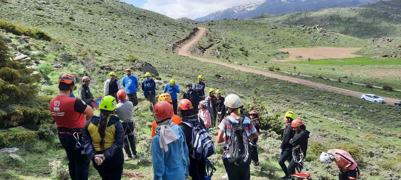 KAYSERİ GENÇLİK VE SPOR İL MÜDÜRLÜĞÜ TARAFINDAN DÜZENLENEN YAZ DAĞCILIK