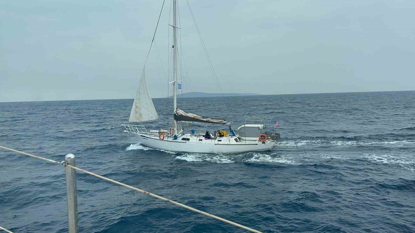 YASADIŞI GEÇİŞ İÇİN YELKENLİ KULLANIYORLAR