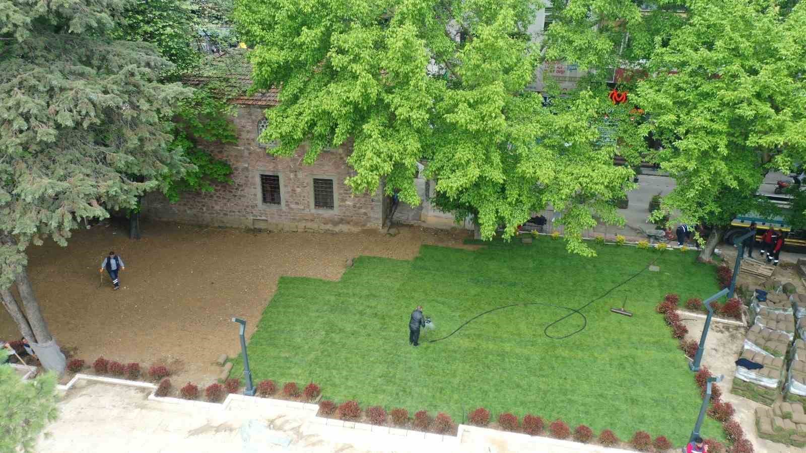 İZMİT BELEDİYESİ, YENİ CUMA PARKI ÇEVRE DÜZENLEMESİ VE KAFE YENİLEME