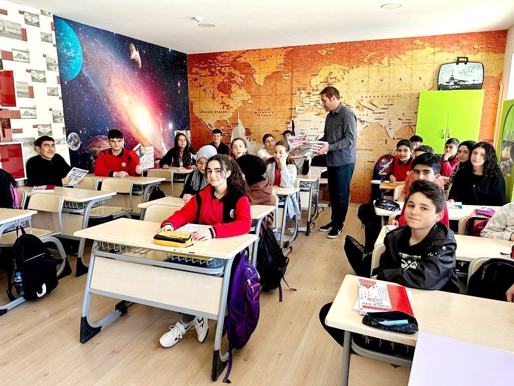 YENİ YARDIMCI KAYNAKLAR ÖĞRENCİLERE ULAŞTIRILDI