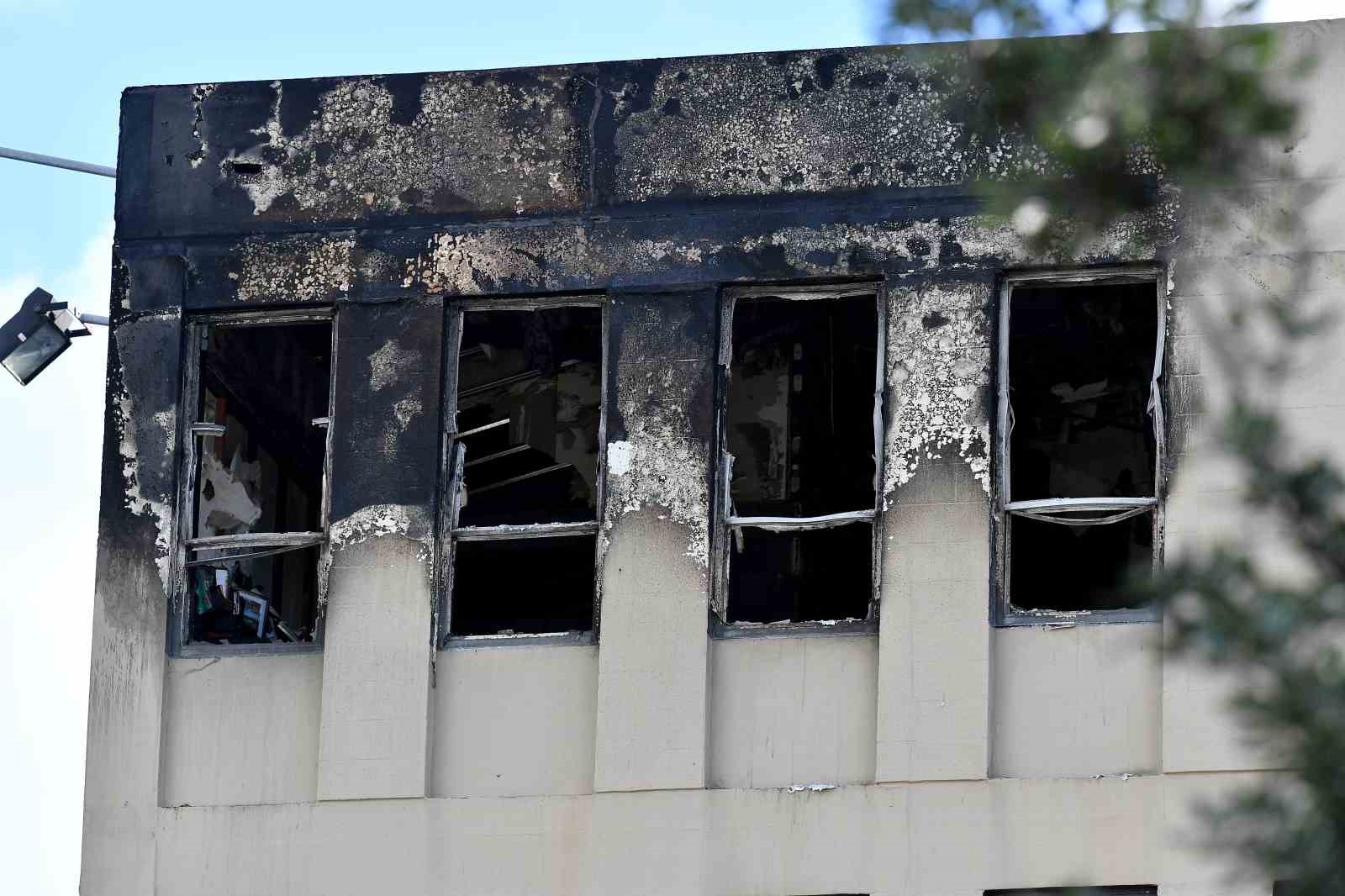 YENİ ZELANDA'DA BİR PANSİYONDA ÇIKAN YANGINDA 6 KİŞİ HAYATINI KAYBETTİ.