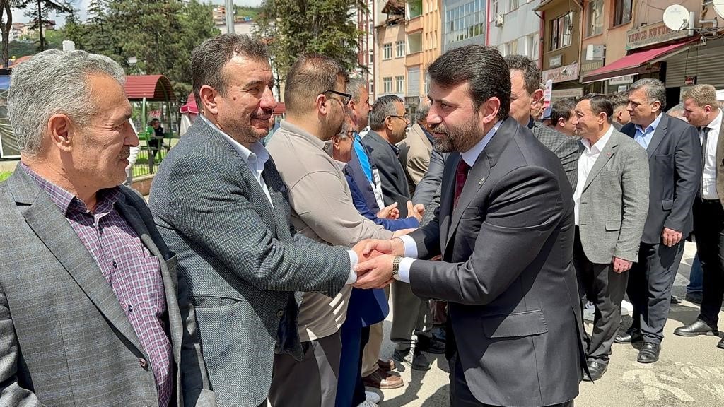 AK PARTİ GENEL SEKRETER YARDIMCISI VE MKYK ÜYESİ CEM ŞAHİN,