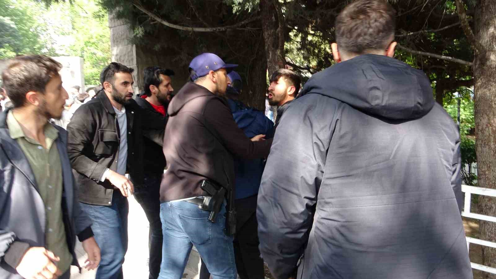YEŞİL SOL PARTİ’NİN VAN’DA DÜZENLEDİĞİ MİTİN SONRASI ÇIKAN GERGİNLİKTE 6