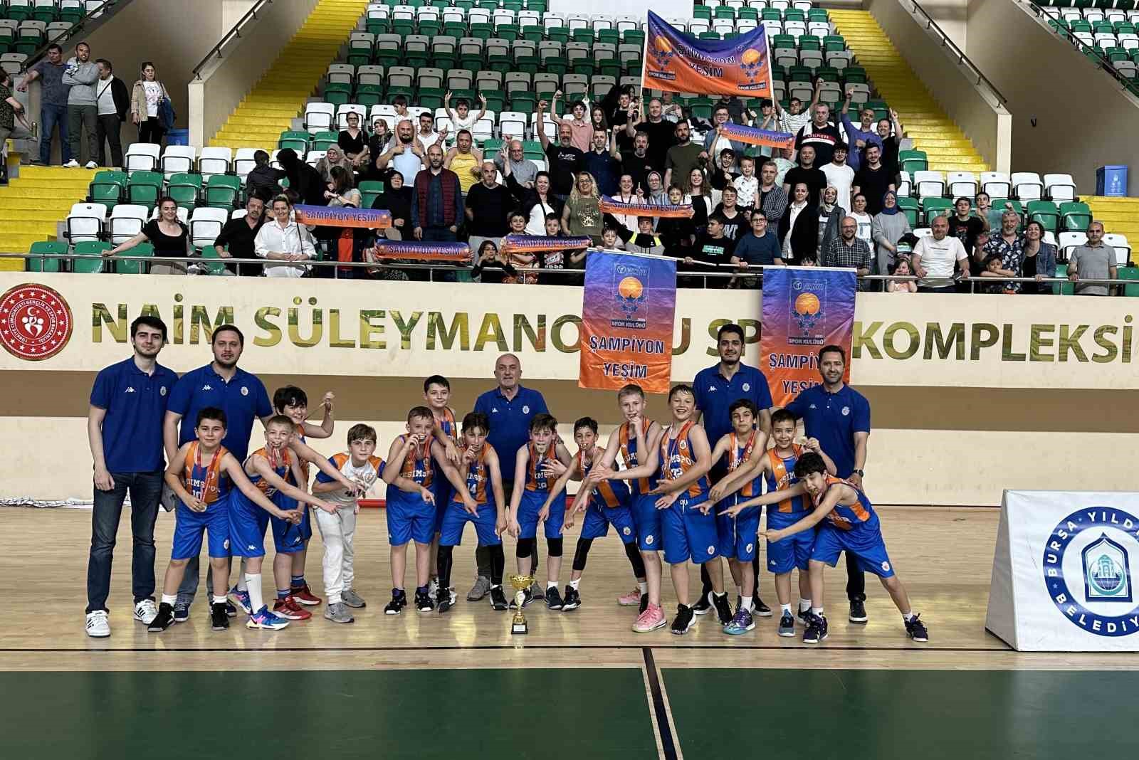 YEŞİMSPOR, BURSA MİNİK ERKEKLER KATEGORİSİNDE YİNE GÖZ KAMAŞTIRDI. SEZON BOYUNCA