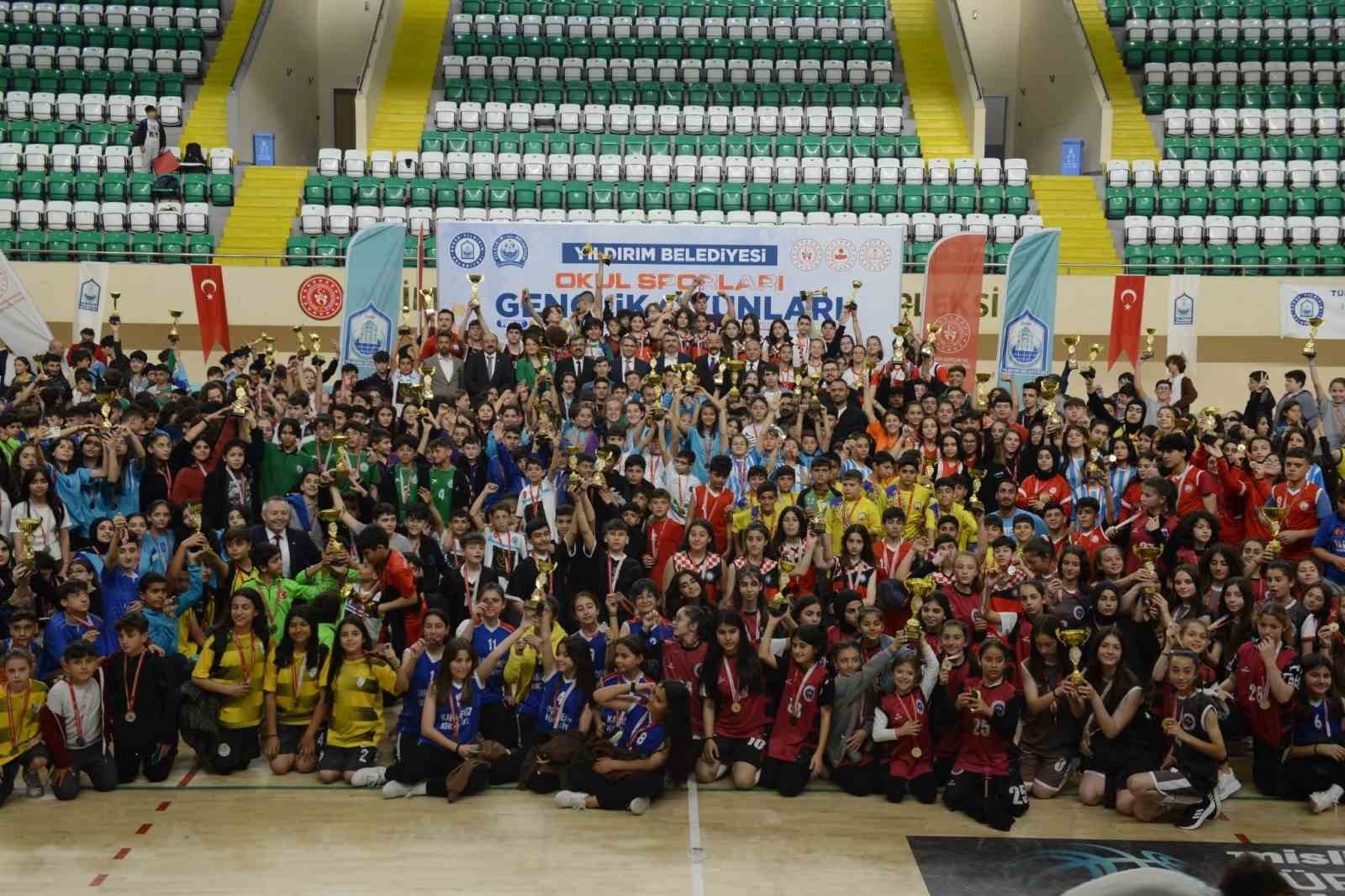 YILDIRIM BELEDİYESİ OKUL SPORLARI GENÇLİK OYUNLARINDA, 2 BİN 786 ÖĞRENCİ