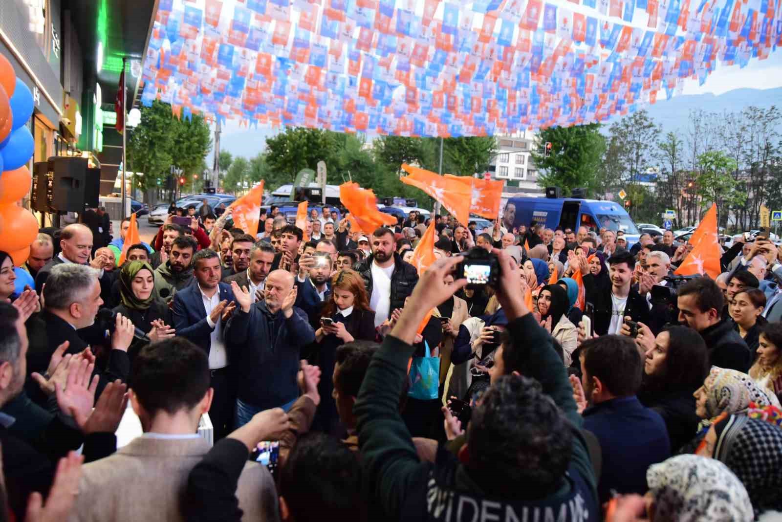 AK PARTİ MİLLETVEKİLİ AYHAN SALMAN'DAN MİTİNG GİBİ AÇILIŞ