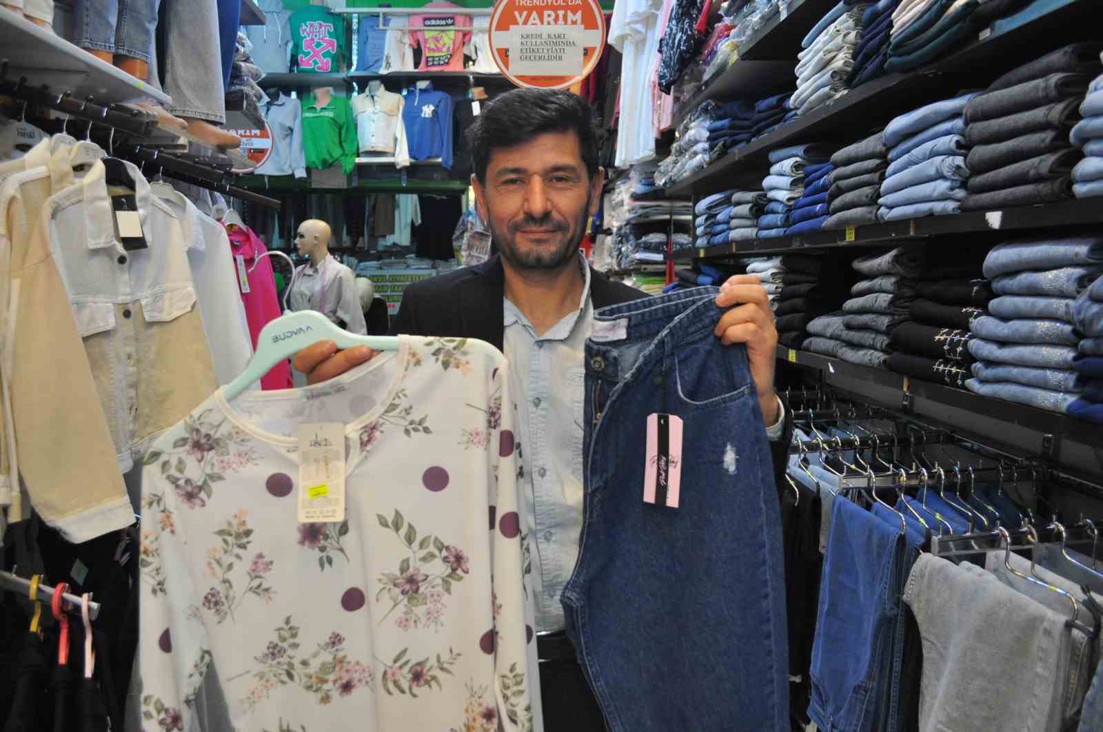 ESKİŞEHİR’DE KÖKLÜ BİR HALK ÇARŞISINDA İŞLETMECİLİK YAPAN KÜÇÜK ESNAF, ŞEHİRDEKİ