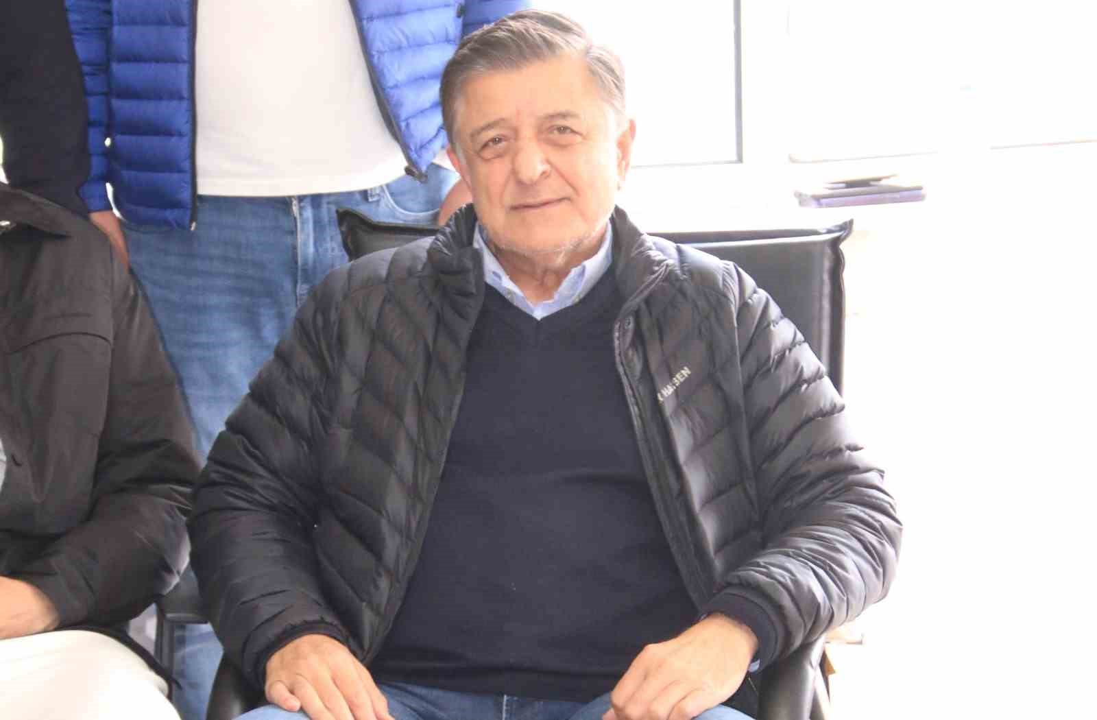BELEDİYE DERİNCESPOR’UN SON MAÇINI DESTEK İÇİN TRİBÜNDEN İZLEYEN YILMAZ VURAL,