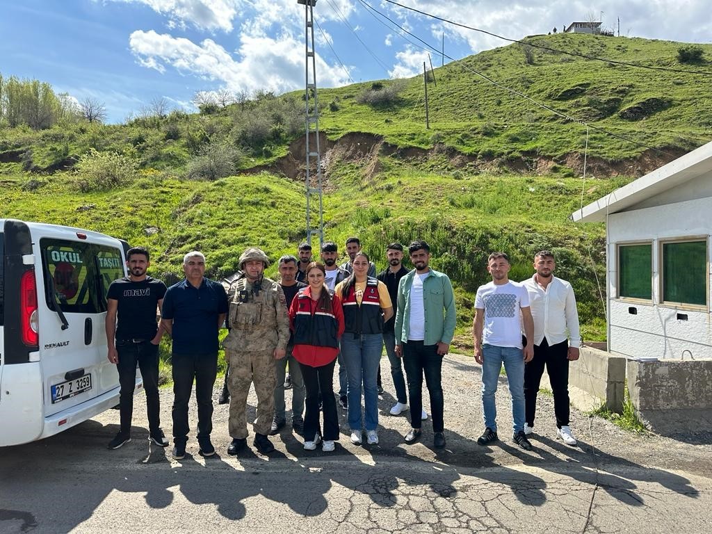 BİNGÖL İL JANDARMA KOMUTANLIĞI PERSONELLERİ, ŞEREF VE KÜPAR YOL KONTROL