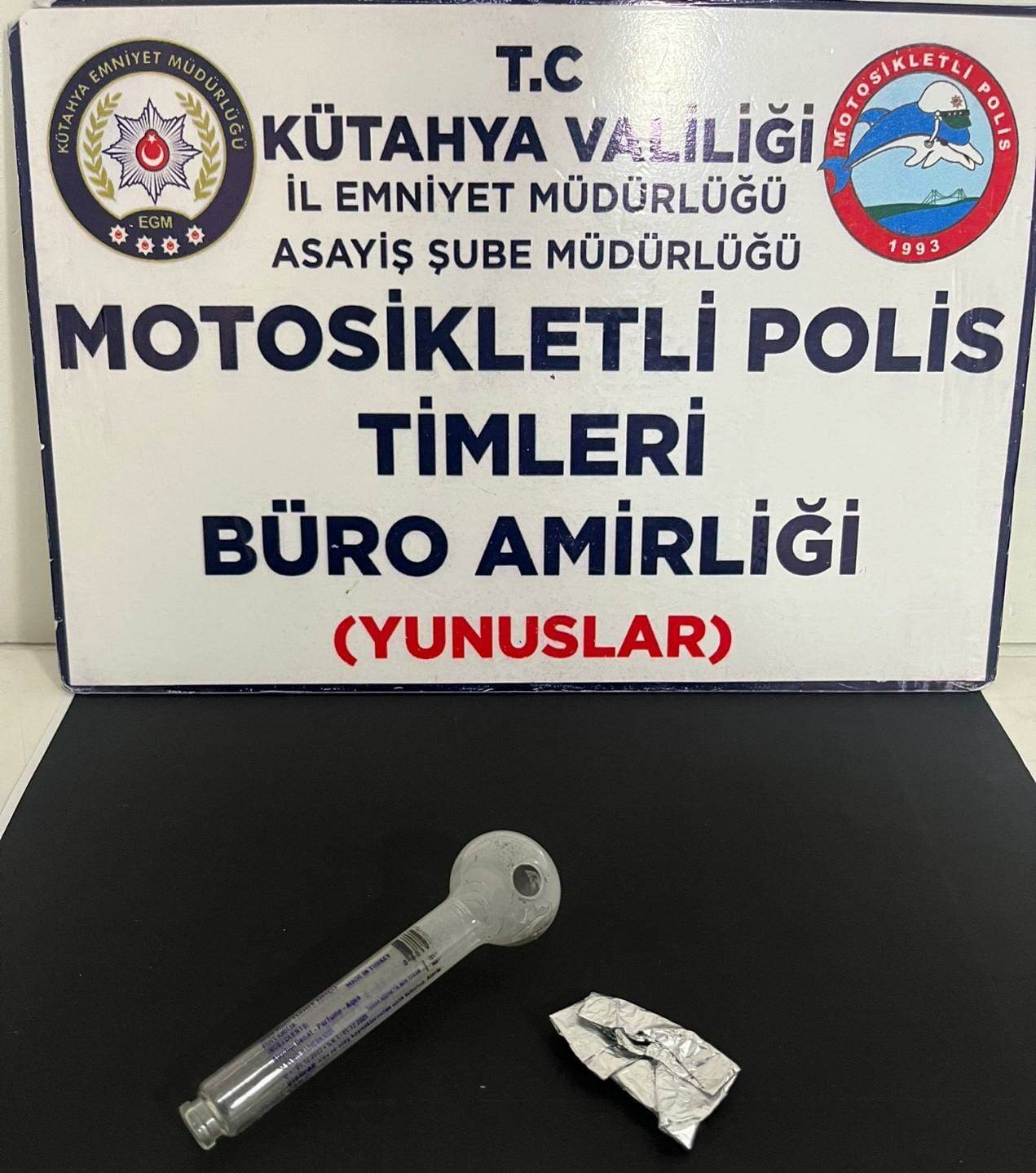 KÜTAHYA’DA YUNUS TİMLERİNCE 2 KİŞİNİN ÜZERİNDE UYUŞTURUCU ELE GEÇİRİLDİ