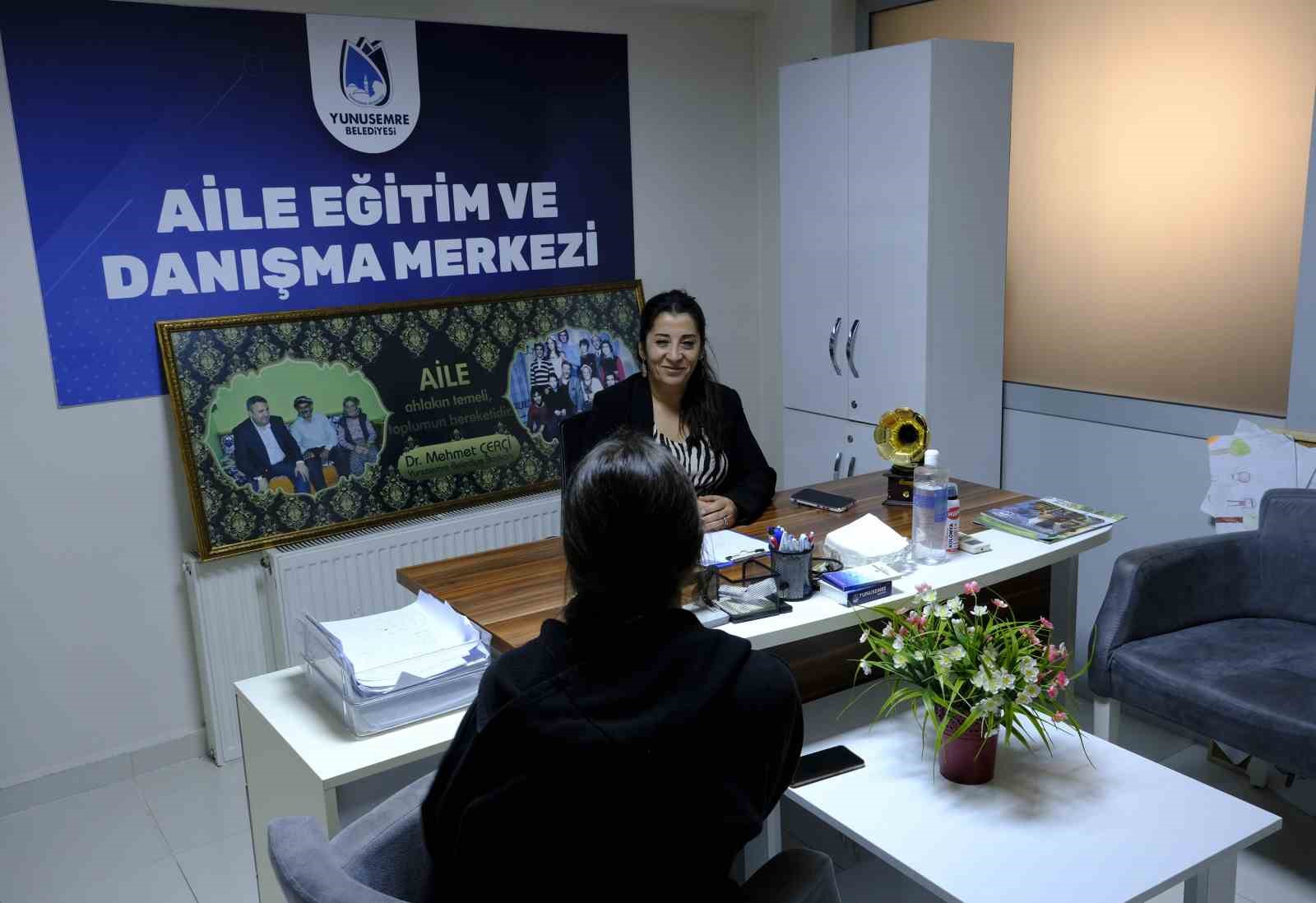 YUNUSEMRE BELEDİYESİ’NİN KATKILARIYLA, YUNUSEMRE KENT KONSEYİ BİNASI İÇERİSİNDEKİ AİLE DANIŞMANLIĞI