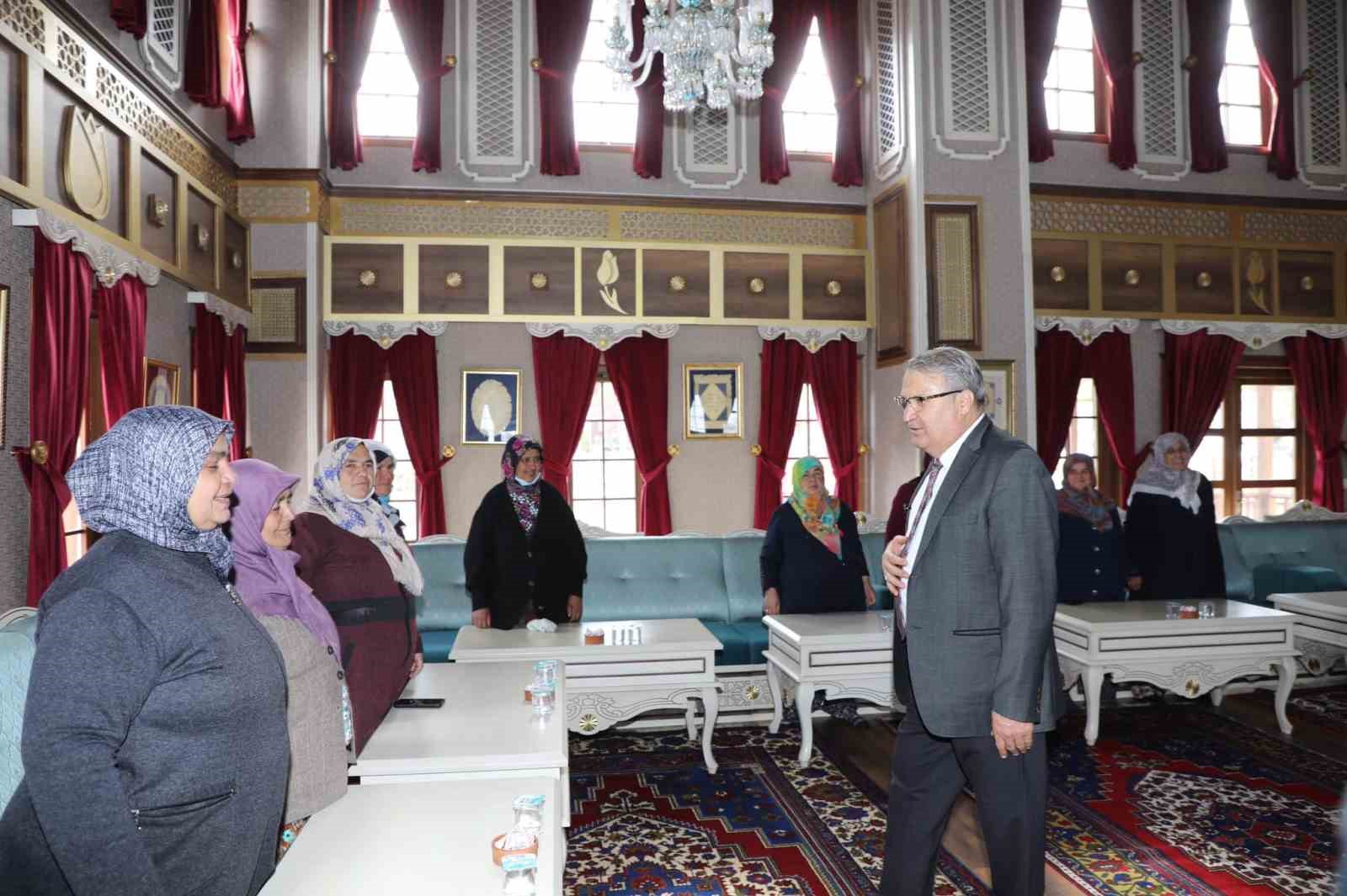 YUNUSEMRE BELEDİYESİ, İL SAĞLIK MÜDÜRLÜĞÜ’NÜN DESTEĞİ İLE KANSERDEN KORUNMA VE