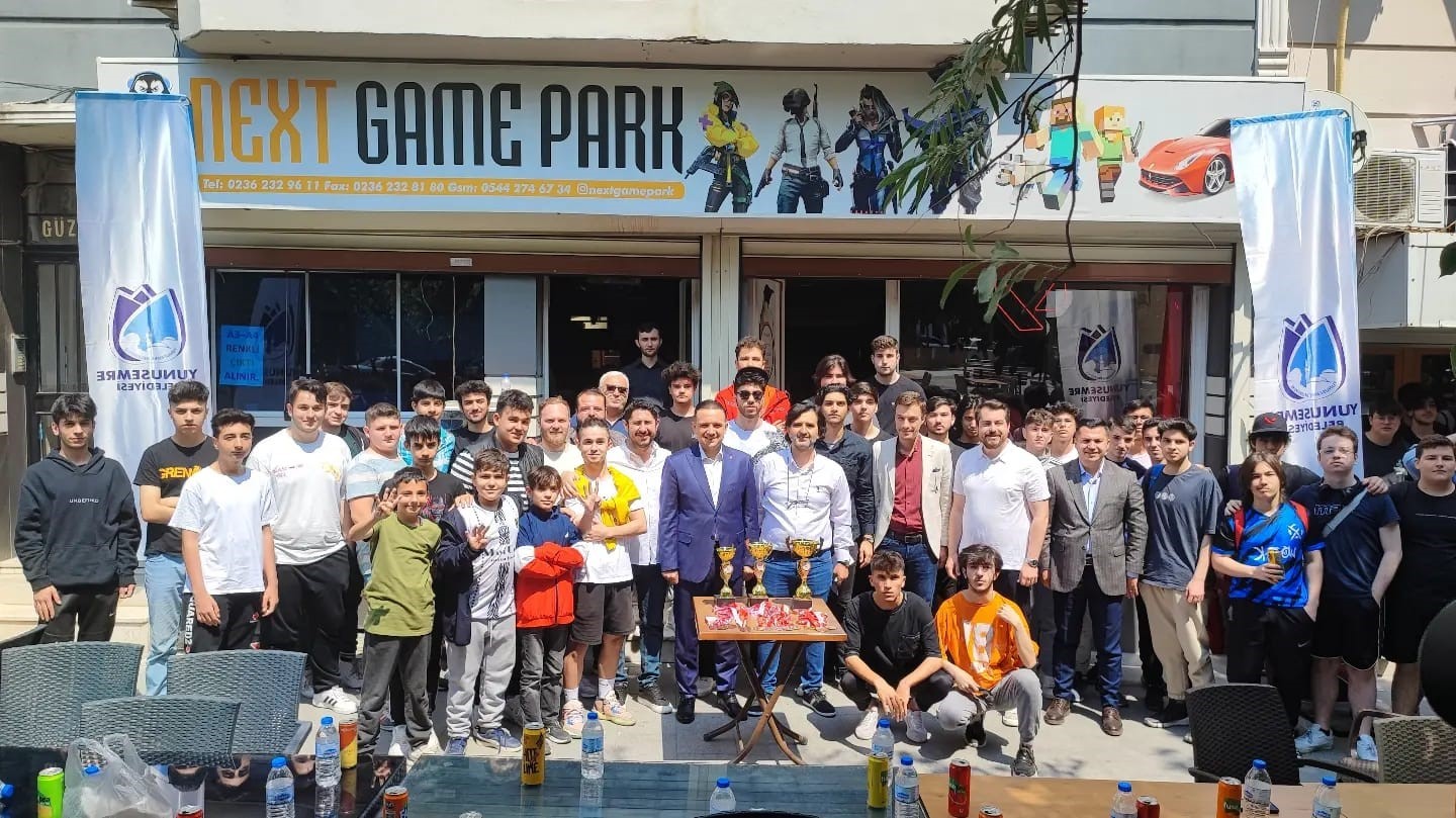YUNUSEMRE BELEDİYESİ VE YUNUSEMRE BELEDİYESPOR'UN KATKILARIYLA DÜZENLENEN E-SPOR VALORANT GENÇLİK
