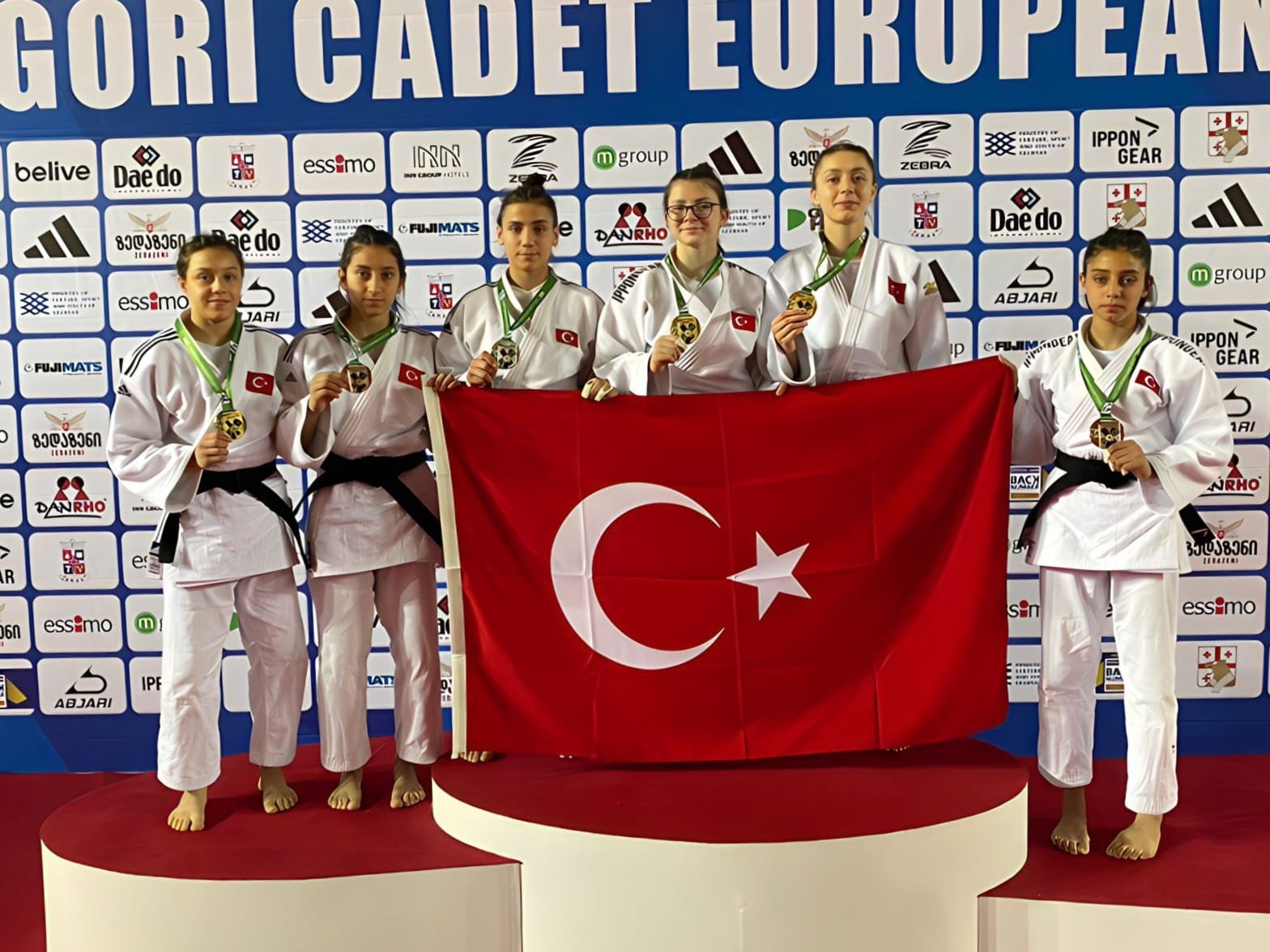 YUNUSEMRE BELEDİYESPOR'UN MİLLİ JUDOCUSU MERVE KAYA, GÜRCİSTAN'DA YAPILAN ÜMİTLER AVRUPA
