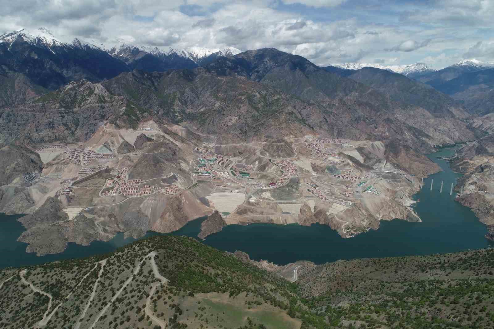 ARTVİN'DE, ÇORUH NEHRİ ÜZERİNDE İNŞA EDEN YUSUFELİ BARAJI VE HES'TE