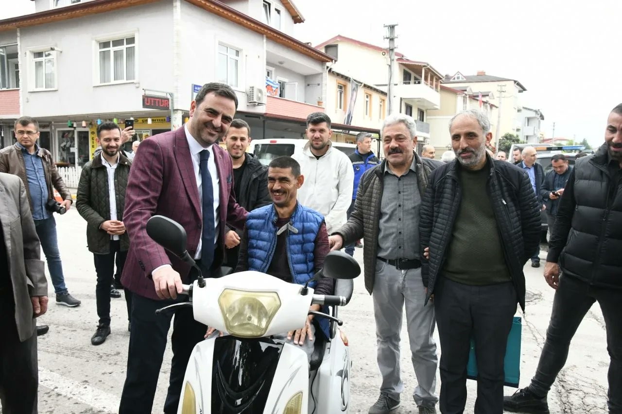 BAŞİSKELE'DE BİSİKLETİYLE VATANDAŞLARIN YÜKÜNÜ TAŞIYARAK GEÇİMİNİ SAĞLAYAN HALİL BAŞ'A, BAŞİSKELE