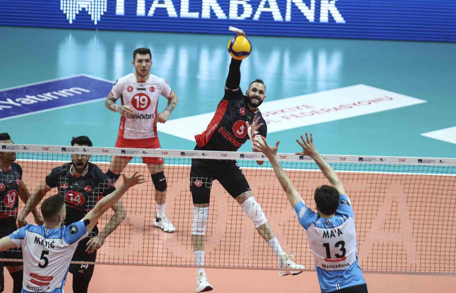 AXA SİGORTA EFELER LİGİ PLAY-OFF FİNAL SERİSİ 5. MAÇINDA HALKBANK'I