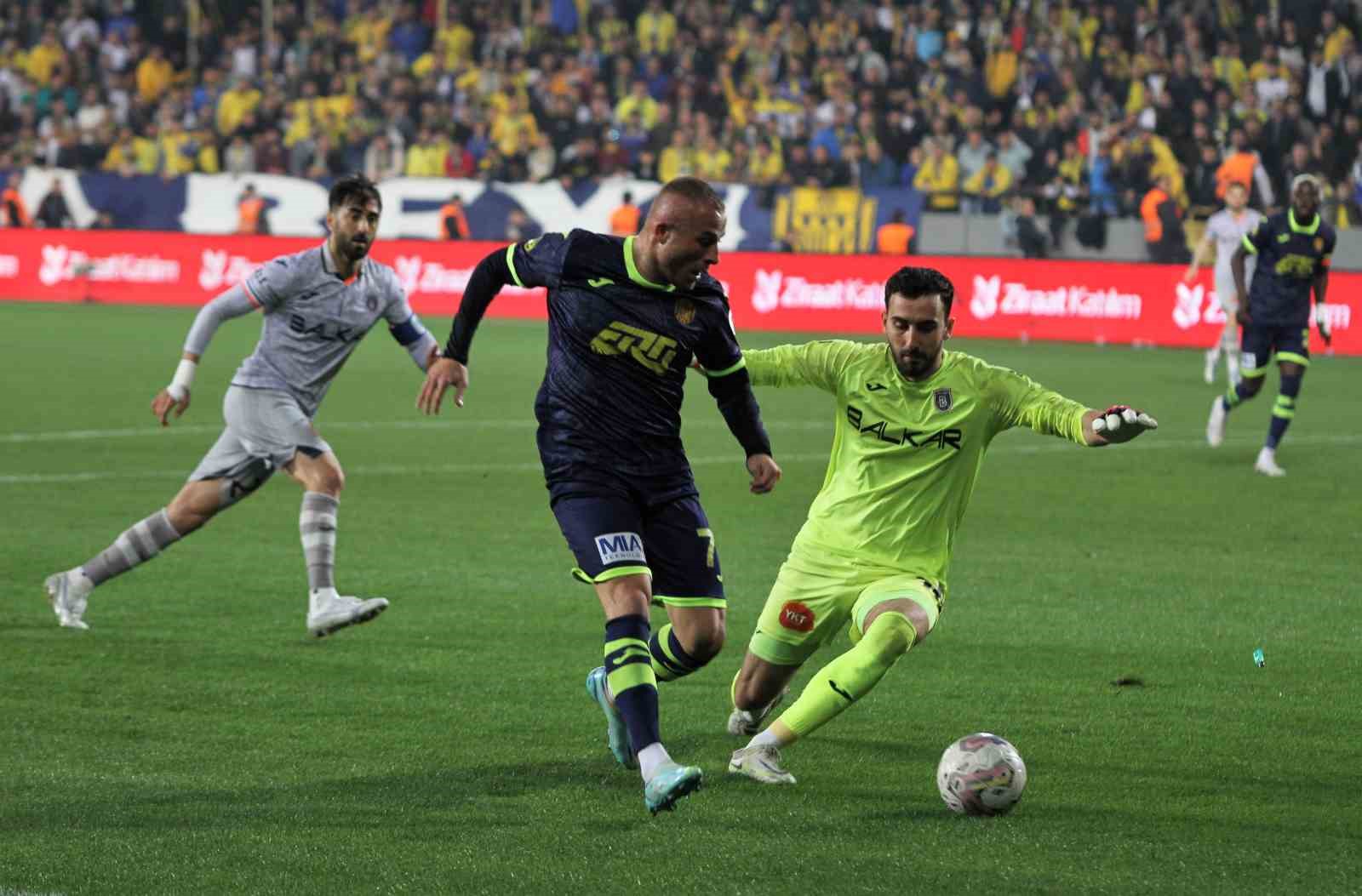 ZİRAAT TÜRKİYE KUPASI YARI FİNAL RÖVANŞ MAÇINDA MKE ANKARAGÜCÜ, SAHASINDA