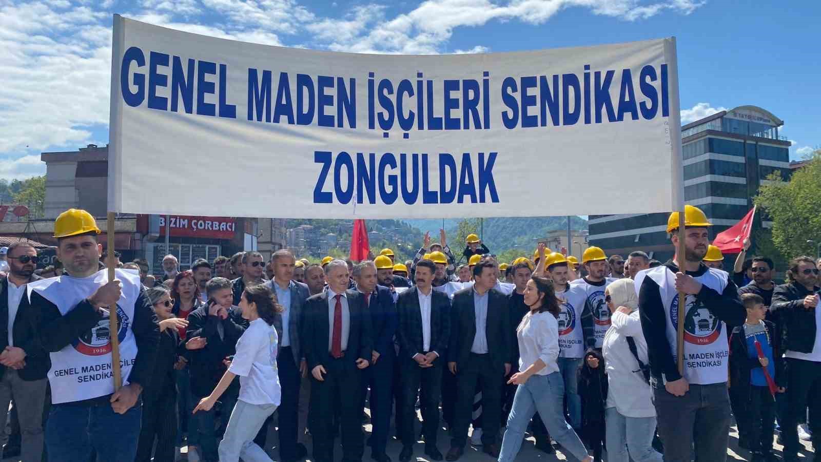 ZONGULDAK'TA 1 MAYIS EMEK VE DAYANIŞMA GÜNÜ DOLAYISIYLA KUTLAMALAR GERÇEKLEŞTİRİLDİ.