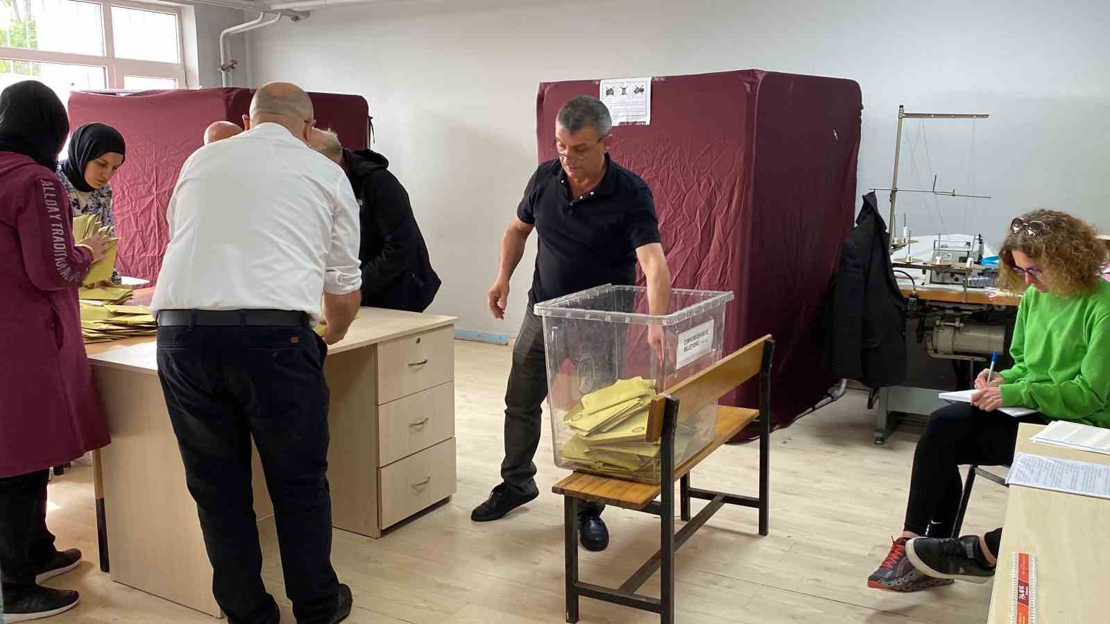 ZONGULDAK’TA SAAT 17.00 İTİBARİYLE SANDIKLAR KAPATILDI.