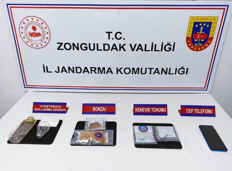 ZONGULDAK'IN İL JANDARMA KOMUTANLIĞI EKİPLERİNCE YAPILAN ÇALIŞMALARDA ÇEŞİTLİ MİKTARLARDA UYUŞTURUCU