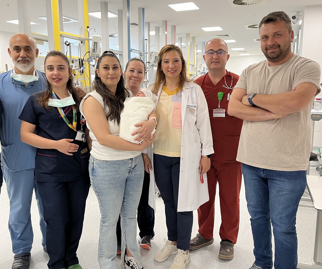İZMİR'DE 12 GÜN ÖNCE DÜNYAYA GELEN AKÇA DURU BEBEK, 10